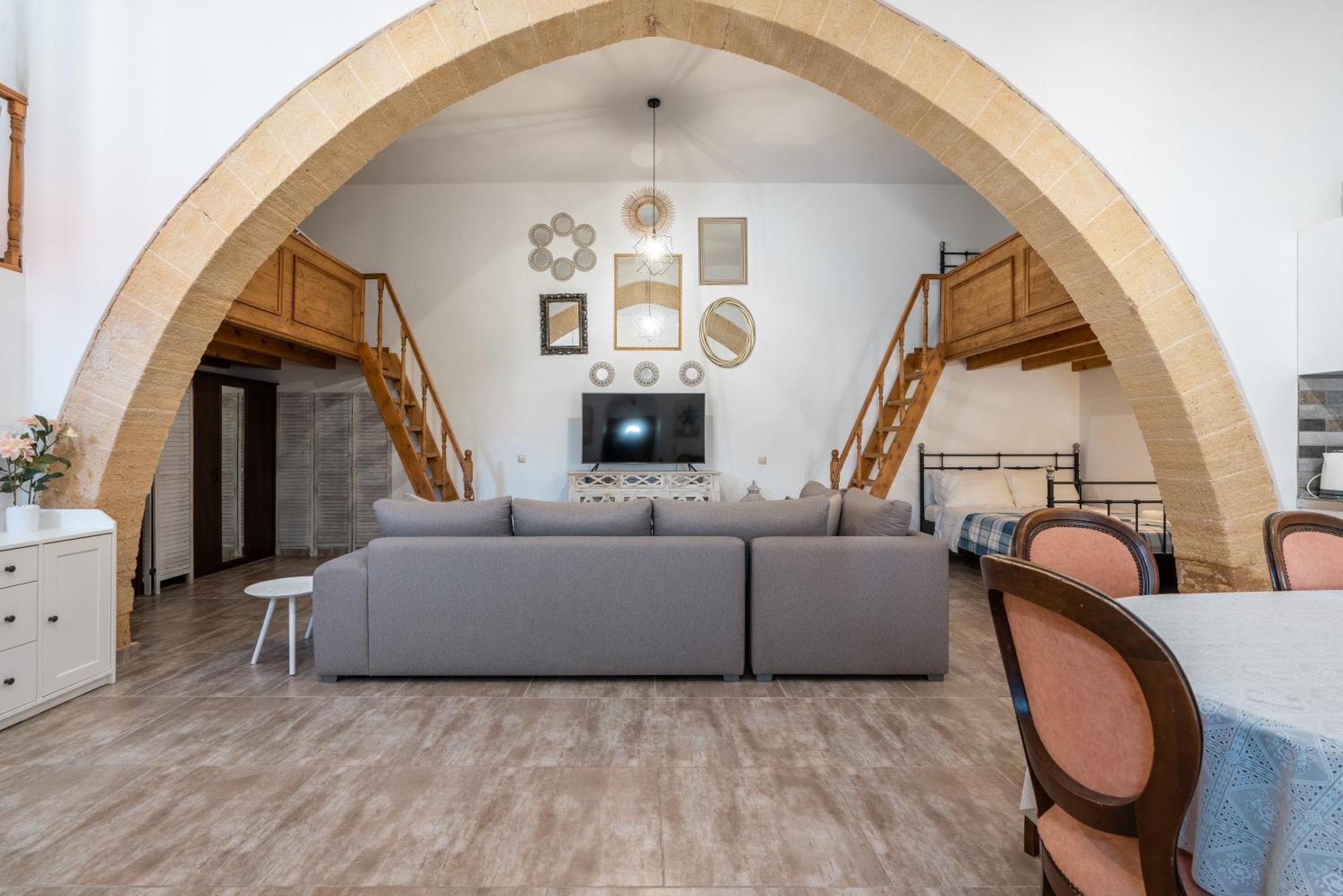 Amalia'S Traditional Home In Paradisi 페러데이션 외부 사진